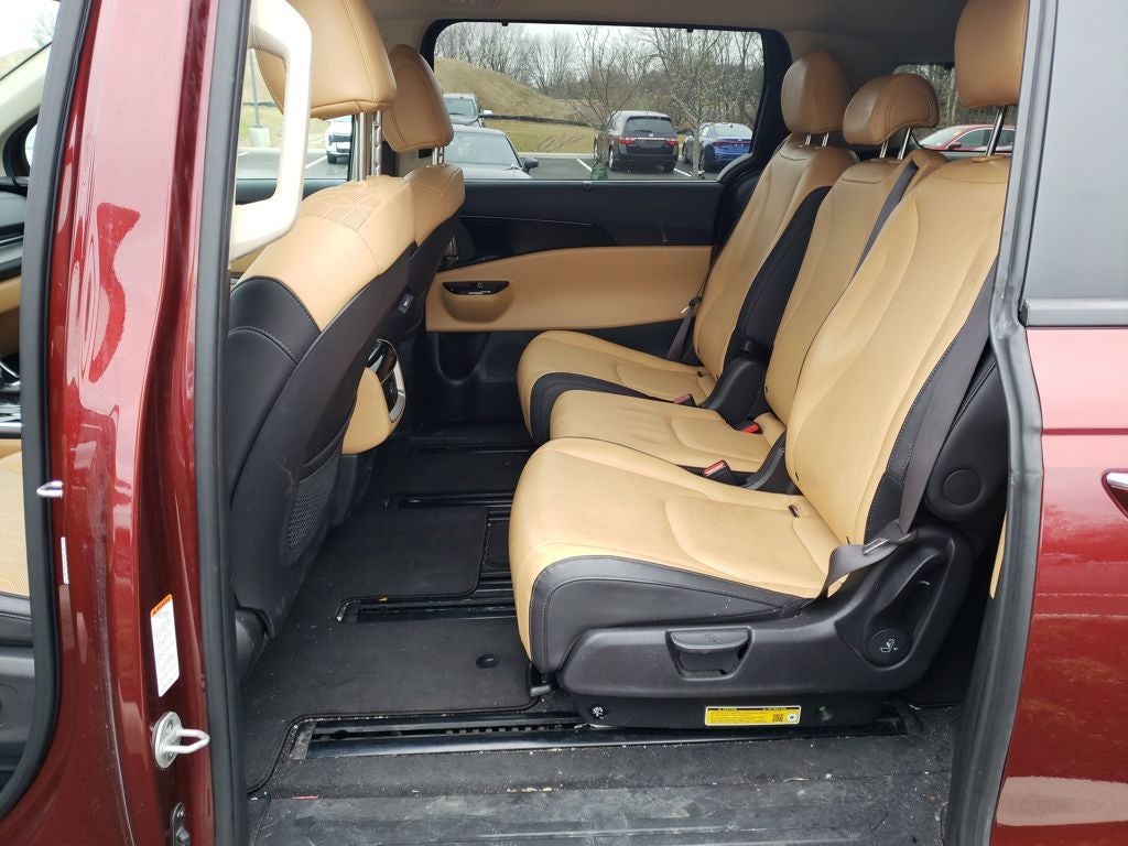 2024 Kia Carnival EX