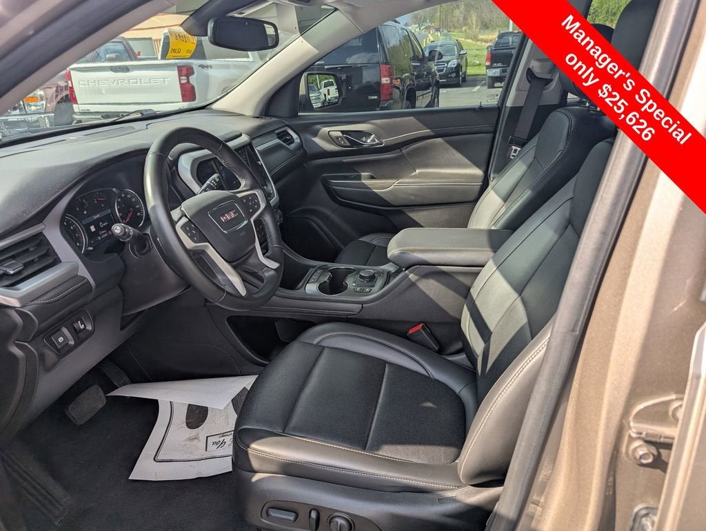 2023 GMC Acadia SLT
