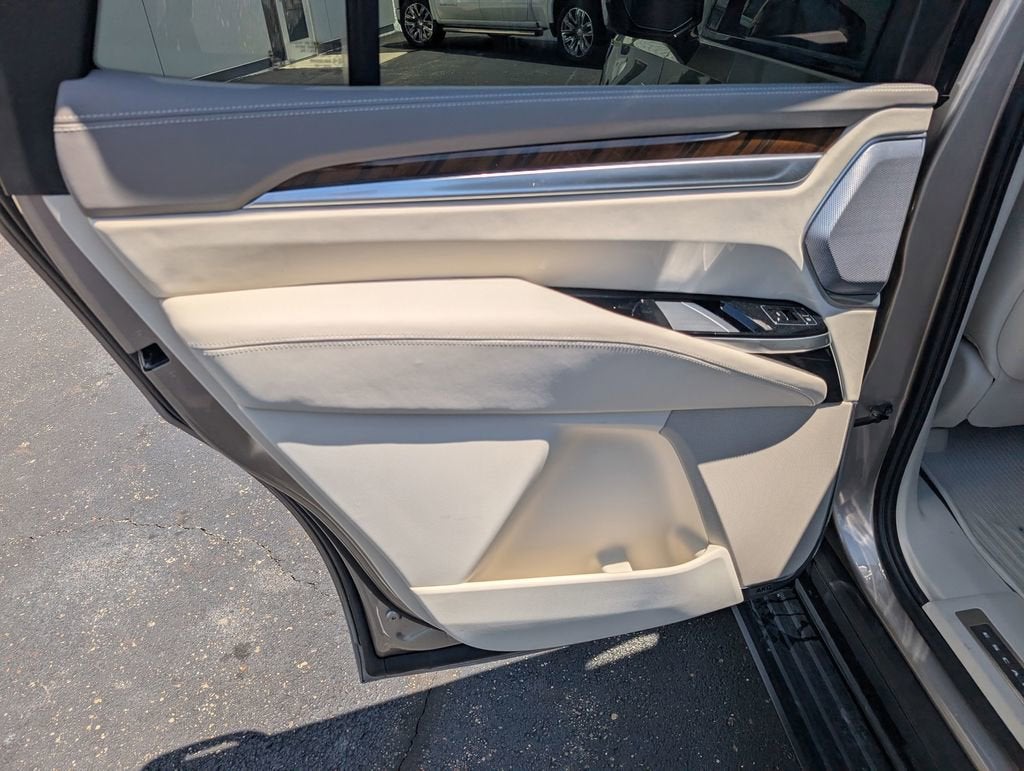 2025 Cadillac Escalade Sport Platinum