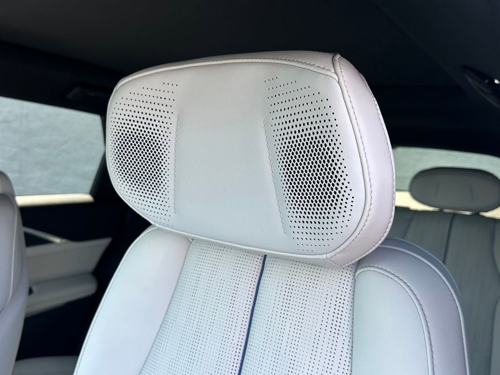 2024 Cadillac LYRIQ Sport 2