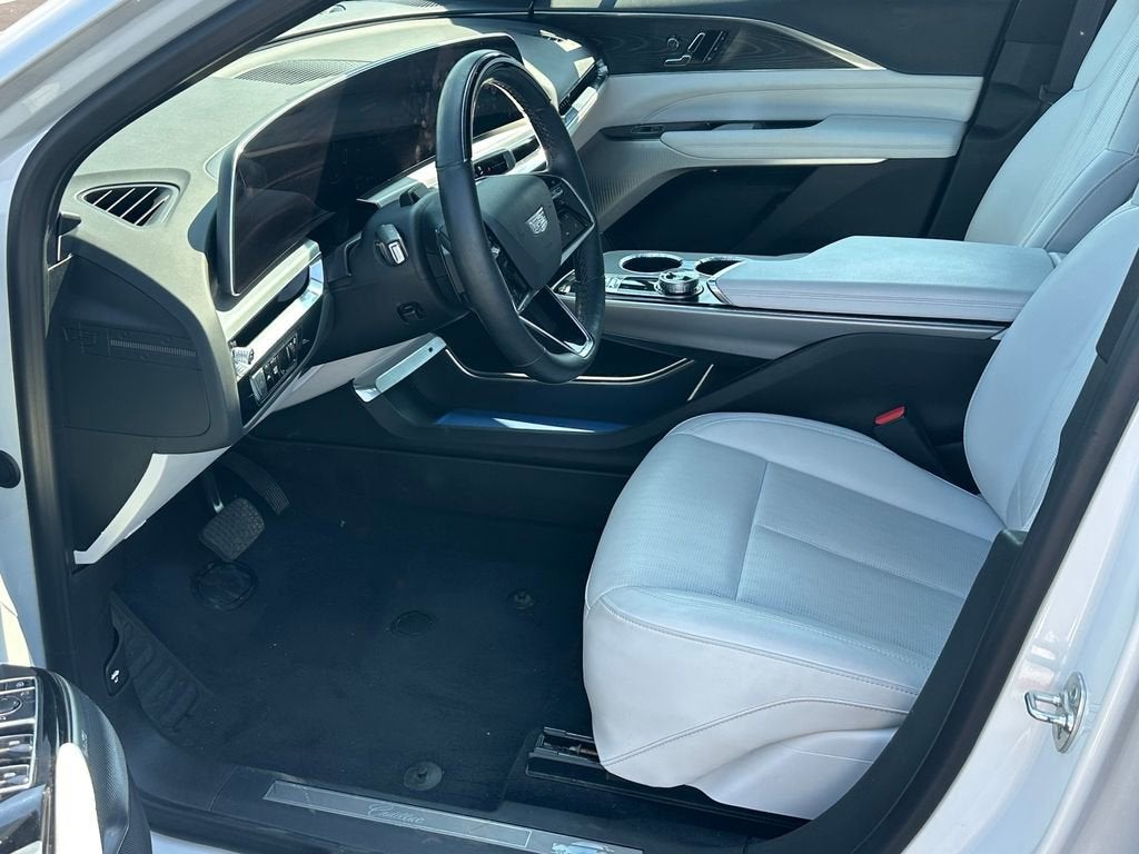 2024 Cadillac LYRIQ Sport 2
